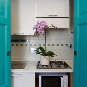 https://la-flo-house.emilia-romagnahotels.net