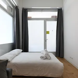 https://primopiano-la-malfa-flats.it-lombardy.com